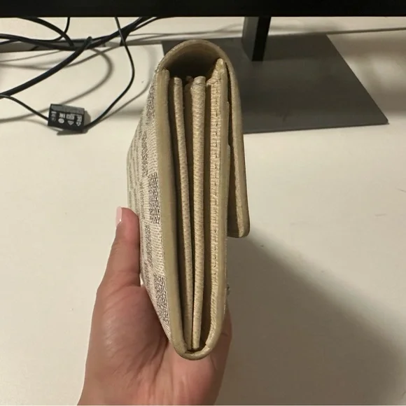 Louis Vuitton Azure Wallet - Picture 8 of 10